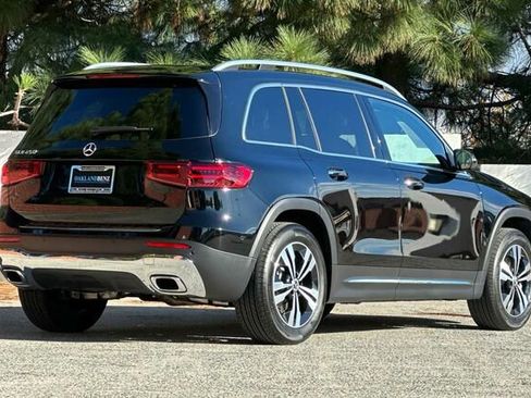 Used 2025 Mercedes-Benz GLB 250 image 4