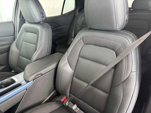 Used 2025 Chevrolet Equinox EV LT w/ Convenience Package FWD image 21