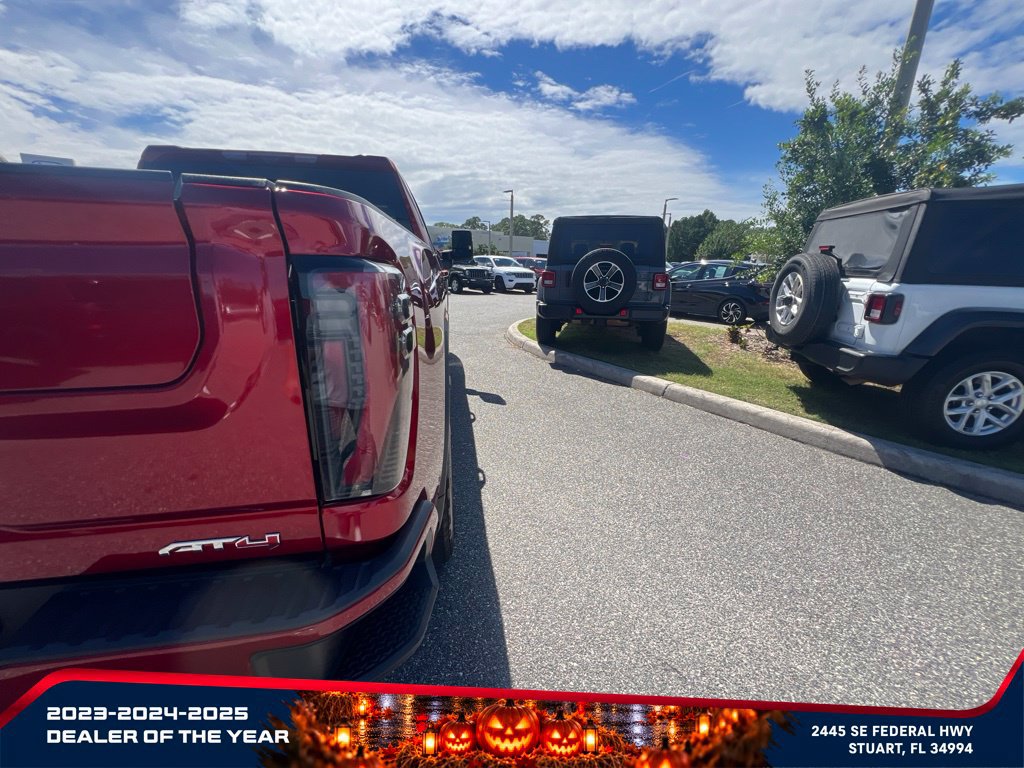 Used 2024 GMC Sierra 2500 AT4 w/ AT4 Premium Plus Package AWD/4WD image 5