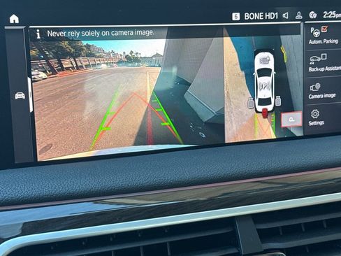 Used 2022 BMW 740i w/ Premium Package image 20