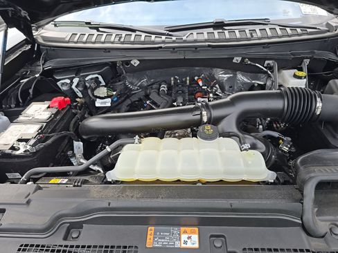 Used 2025 Ford Expedition Active AWD/4WD image 14