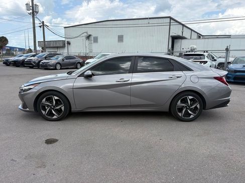 Used 2023 Hyundai Elantra Limited FWD image 6