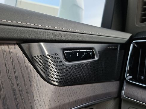 New 2026 Volvo XC90 B6 Ultra w/ Protection Package AWD/4WD image 19