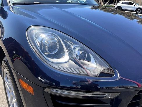Used 2018 Porsche Macan AWD/4WD image 4