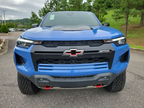 Used 2025 Chevrolet Colorado ZR2 w/ Midnight Edition AWD/4WD image 19