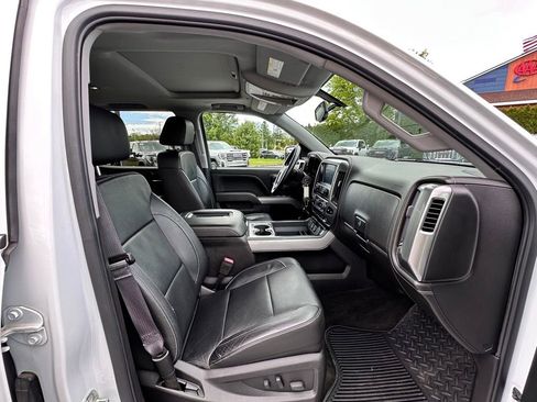 Used 2017 Chevrolet Silverado 1500 LTZ Z71 w/ LTZ Plus Package AWD/4WD image 12