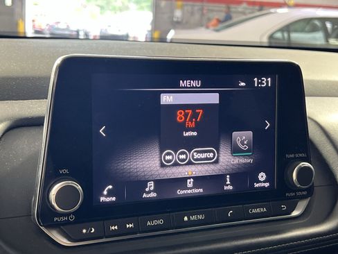 Used 2024 Nissan Rogue SV AWD/4WD image 20