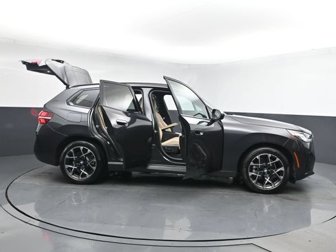 Used 2025 BMW X3 xDrive30i AWD/4WD image 29