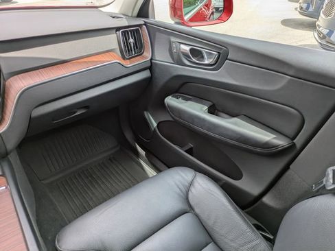 Certified 2023 Volvo XC60 B5 Plus AWD/4WD image 21