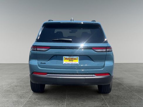 New 2026 Jeep Grand Cherokee Limited AWD/4WD image 4