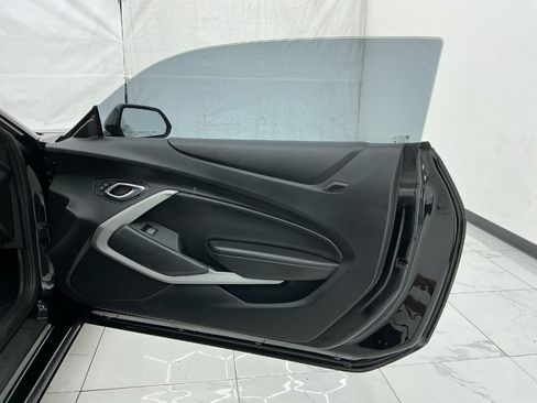 Used 2017 Chevrolet Camaro LT RWD image 19