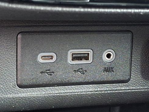 Used 2023 Buick Encore GX Select w/ Sport Touring Package FWD image 24