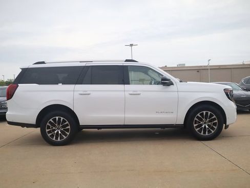 Used 2025 Ford Expedition Max Platinum AWD/4WD image 5