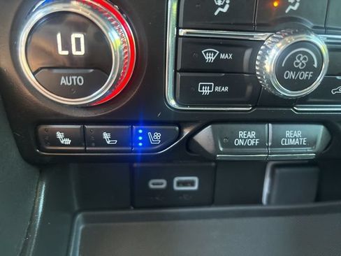 Used 2024 GMC Yukon XL AT4 AWD/4WD image 7