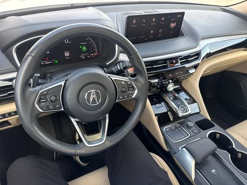 Used 2024 Acura MDX SH-AWD w/ Technology Package image 18