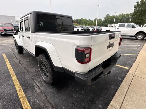 Certified 2026 Jeep Gladiator Sport AWD/4WD image 6