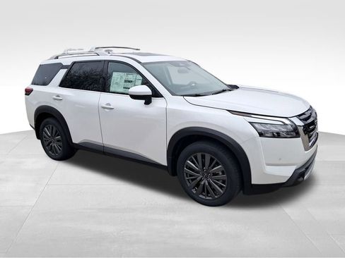 New 2025 Nissan Pathfinder SL w/ SL Premium Package image 8