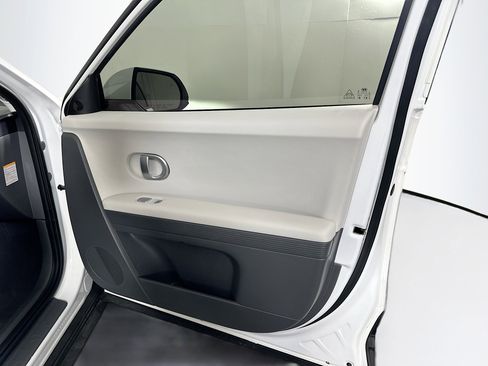 Used 2024 Hyundai Ioniq 5 SEL RWD image 32