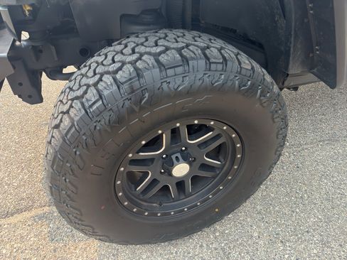 Used 2011 Jeep Wrangler Unlimited Rubicon w/ Connectivity Group AWD/4WD image 7
