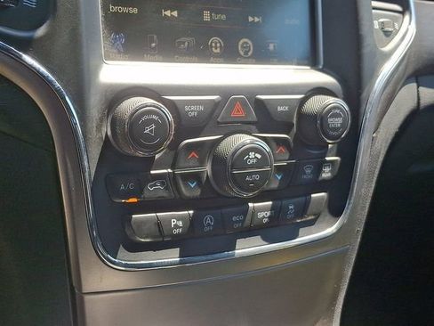 Used 2017 Jeep Grand Cherokee Altitude AWD/4WD image 18