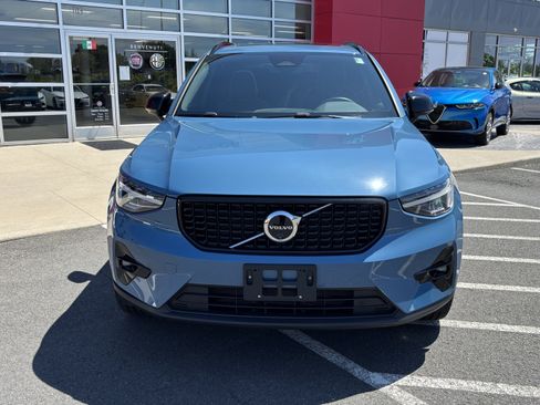 Used 2025 Volvo XC40 B5 Plus AWD/4WD image 12