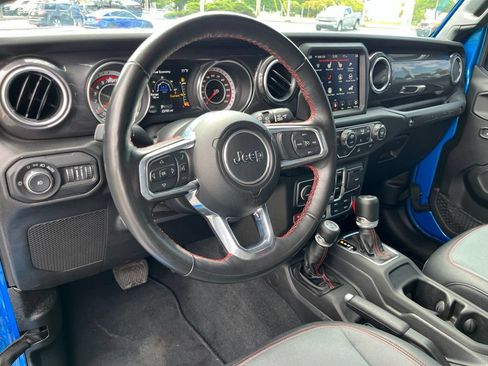 Used 2022 Jeep Wrangler Unlimited Rubicon w/ LED Lighting Group AWD/4WD image 2