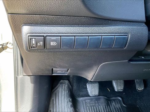 Used 2019 Toyota Corolla XSE image 31