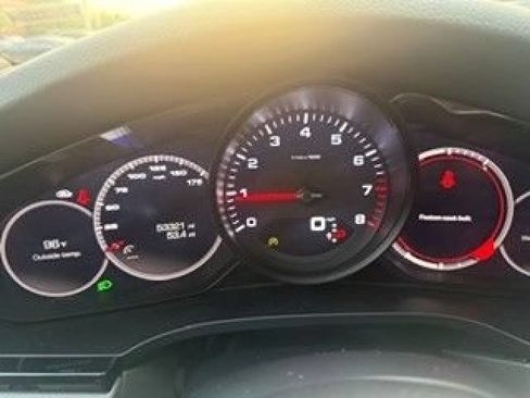 Used 2019 Porsche Cayenne AWD/4WD image 9