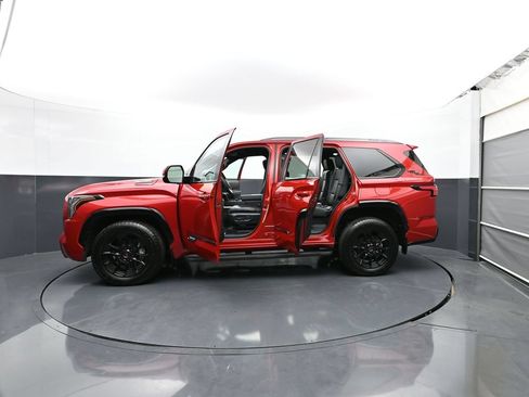 Used 2025 Toyota Sequoia Platinum w/ TRD Off-Road Package AWD/4WD image 51