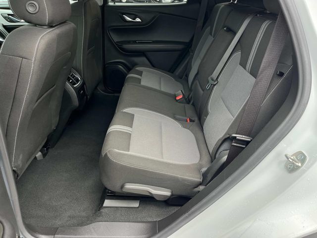 Used 2025 Chevrolet Blazer LT FWD image 18