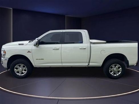 Used 2024 RAM 2500 Laramie AWD/4WD image 3