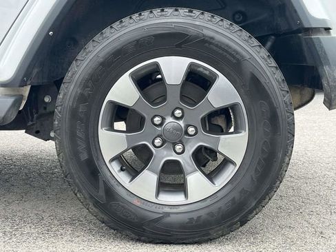 Used 2022 Jeep Wrangler Unlimited Sahara w/ Cold Weather Group image 11