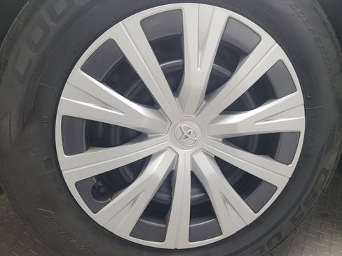 Used 2020 Toyota Camry LE w/ Fleet Convenience Package image 31