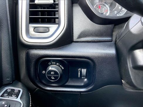 Used 2024 RAM 2500 Big Horn image 33