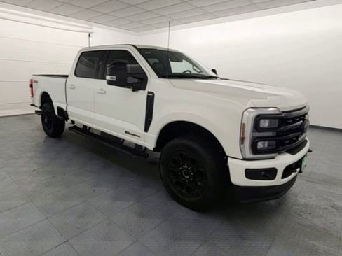 Used 2024 Ford F250 Lariat w/ Black Appearance Package image 2