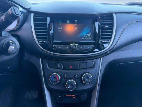 Used 2017 Chevrolet Trax LT FWD image 12