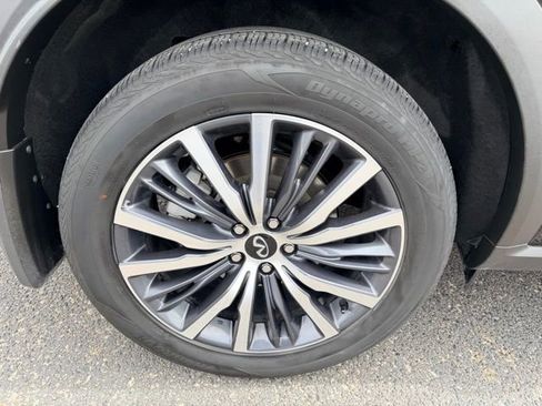 Used 2025 INFINITI QX60 Sensory image 10