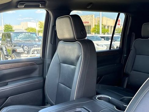 Used 2023 Chevrolet Suburban Premier RWD image 11