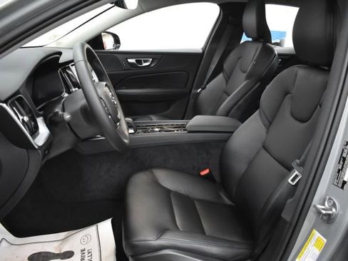 Used 2025 Volvo S60 B5 Core image 17