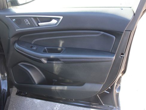 Used 2022 Ford Edge Titanium w/ Class II Trailer Tow Package image 11