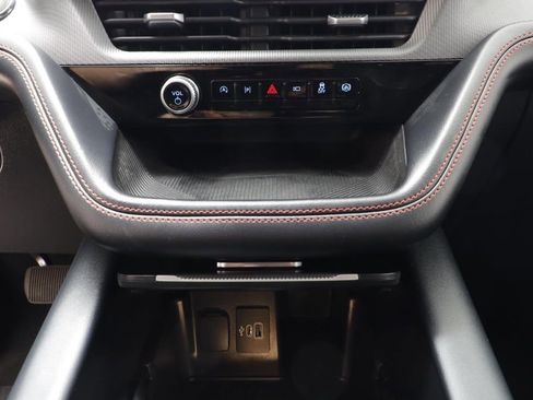 Used 2025 Ford Explorer ST-Line w/ ST-Line Street Pack AWD/4WD image 14