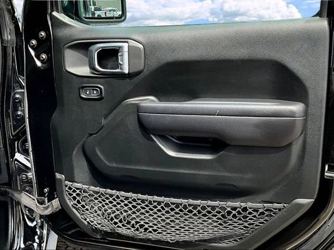 Used 2021 Jeep Wrangler Unlimited Rubicon AWD/4WD image 29