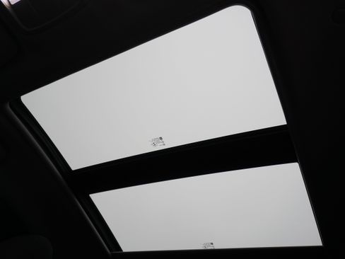 Used 2021 Chevrolet Malibu LT image 17