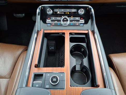 Certified 2024 Lincoln Navigator Reserve image 23