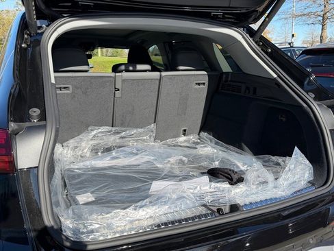 New 2025 Audi Q5 2.0T Premium image 9