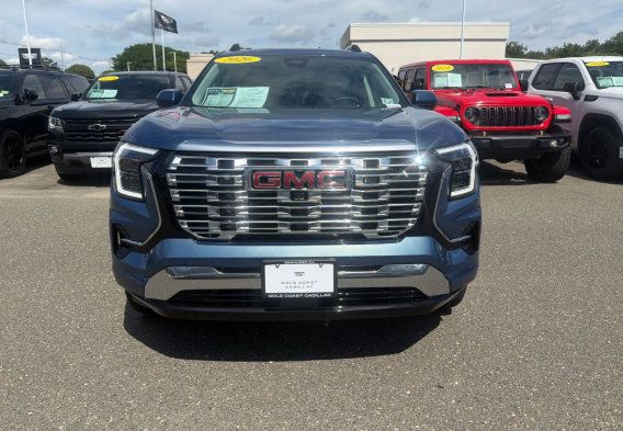 Used 2026 GMC Terrain Denali AWD/4WD image 3