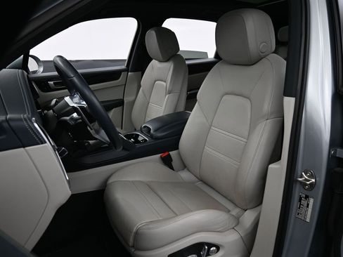 Certified 2021 Porsche Cayenne S image 5