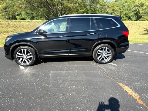 Used 2016 Honda Pilot Touring image 19