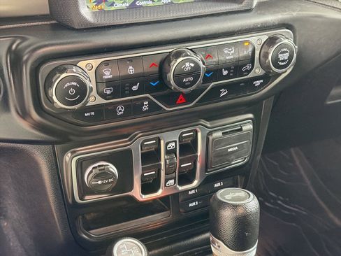 Used 2021 Jeep Wrangler Unlimited Sport AWD/4WD image 18