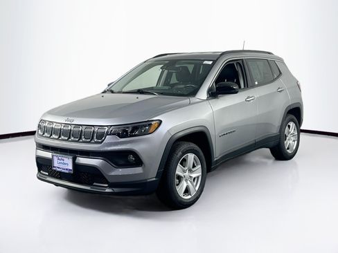 Used 2022 Jeep Compass Latitude w/ Convenience Group AWD/4WD image 1